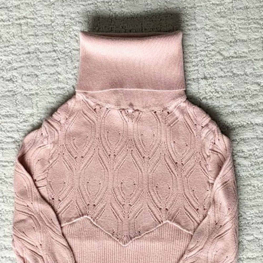 Venus Pink Lace Turtleneck (XS)